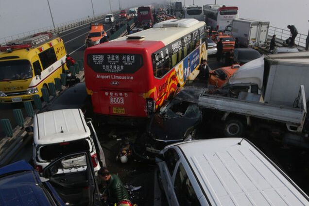 В Южной Корее в массовом ДТП столкнулись более 60 транспортных средств: опубликовано фото