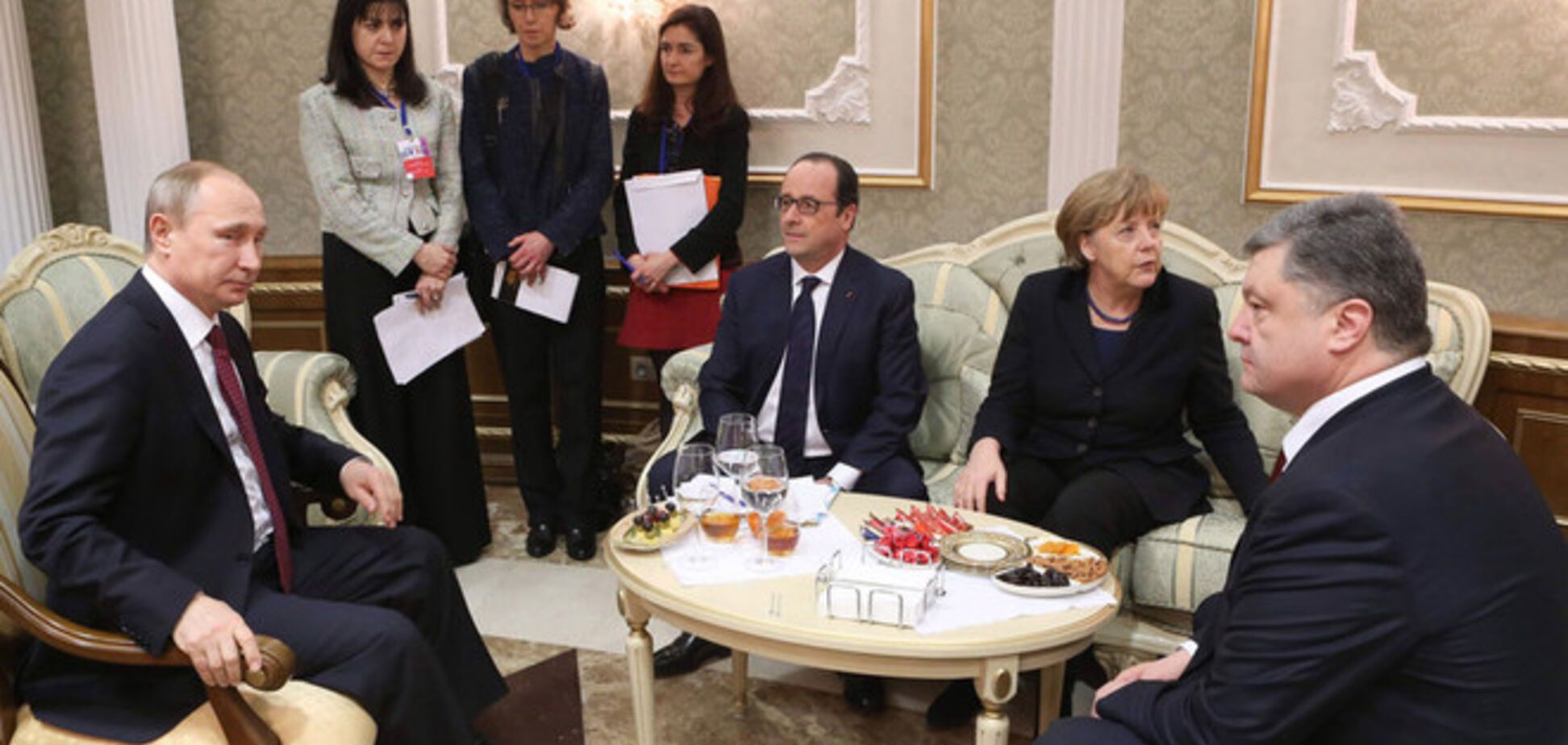 Порошенко, Меркель, Олланд и Путин снова уединились: переговоры продолжаются 'лучше чем супер'