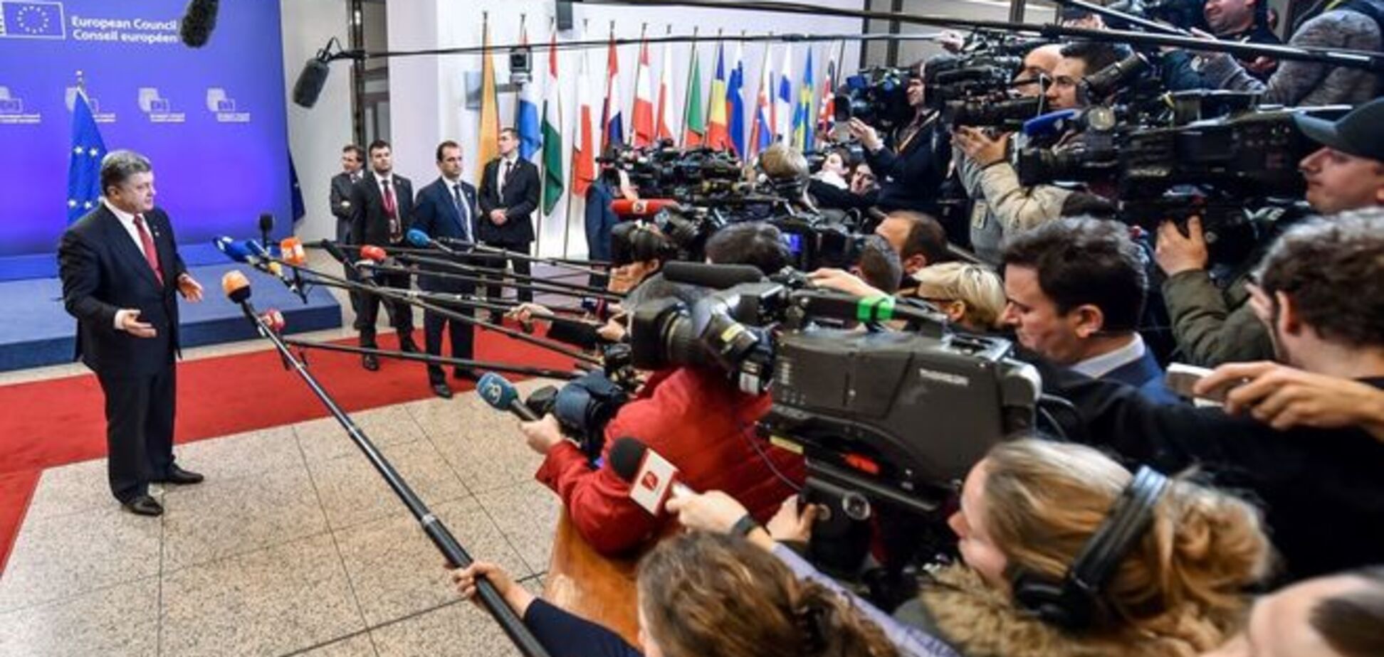 Порошенко призвал ЕС предоставить Украине безвизовый режим в мае