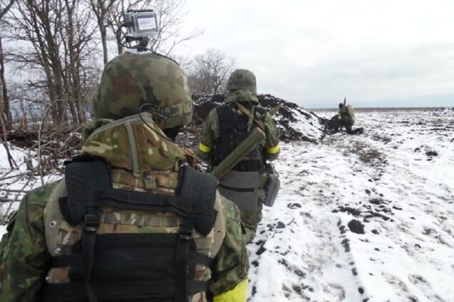 Под Мариуполем полк 'Азов' отбивает контратаки боевиков: у них огромные потери