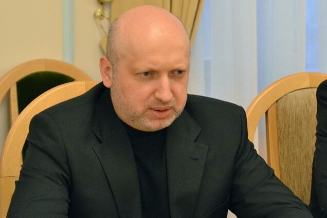 Турчинов: армия Украины защищает мир и стабильность Европы