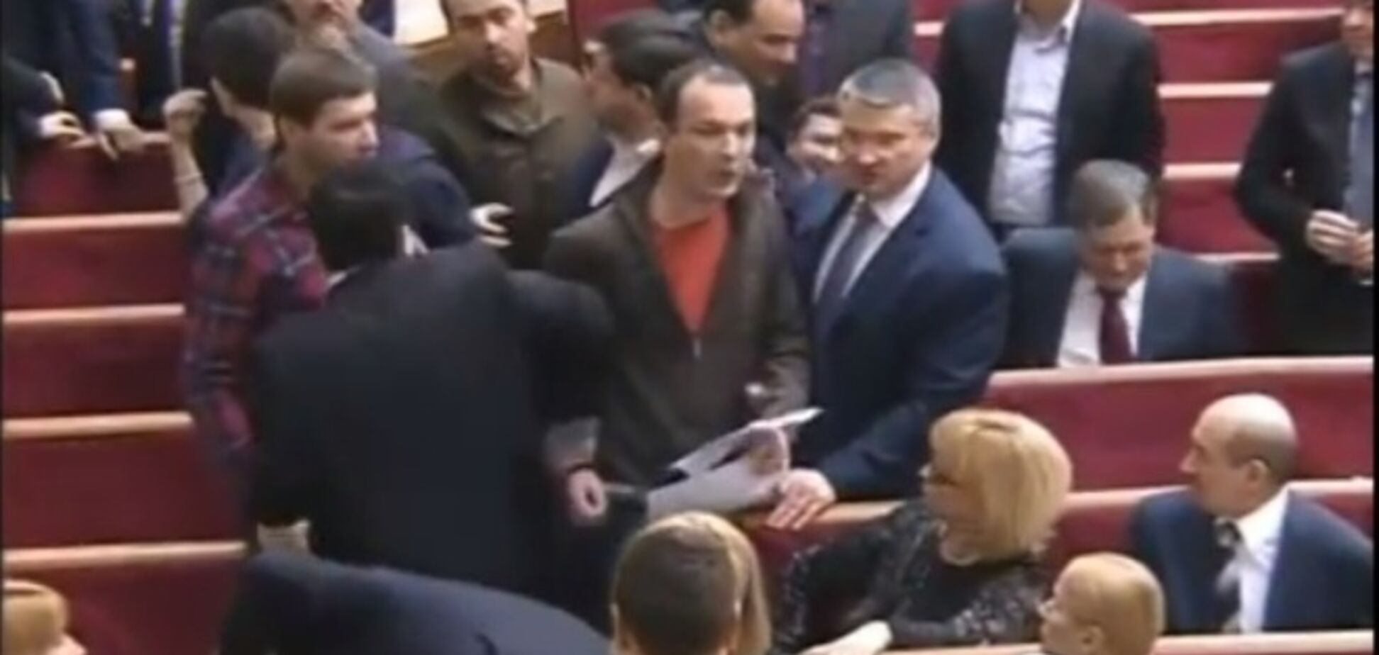 Главный 'антикоррупционер' Рады Соболев получил по лицу за коррупцию