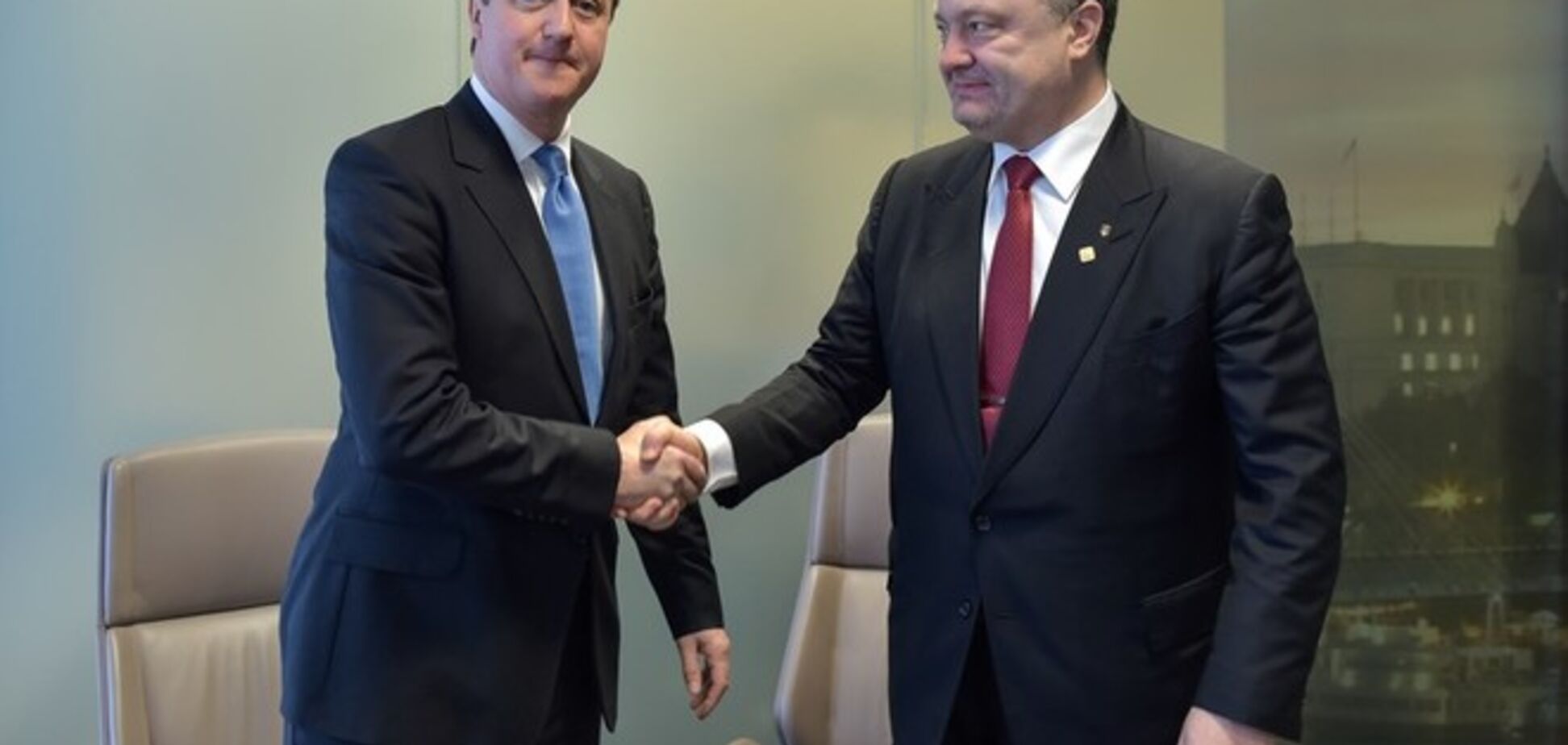 Порошенко обсудил с Кэмероном Минские договоренности