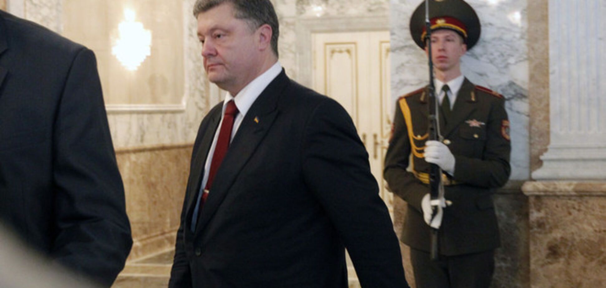 СМИ увидели, что Порошенко согласился на фактическую автономию 'ДНР' и 'ЛНР'