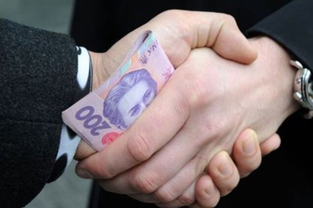 Завкафедри престижного київського вишу впіймали на хабарі