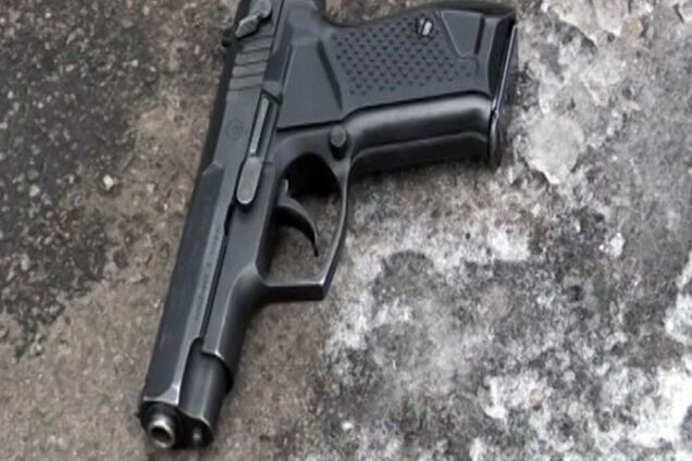 В Киеве на улице пьяный мужчина устроил стрельбу