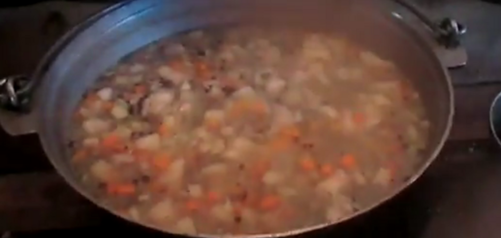 Воины АТО сняли видео, как 'варят суп из сепаратистов': снегирей распугали 'Грады'