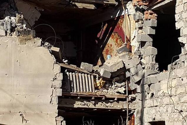 Появились подробности обстрела многолюдного кафе в Счастье и фото с места событий