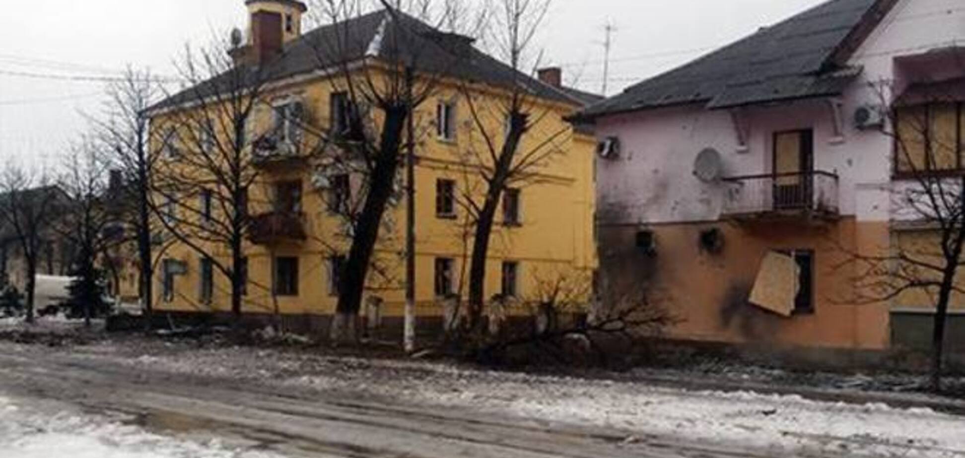 Українська Луганщина зазнала масованого обстрілу вночі: в Щасті снаряд потрапив в багатоповерхівку
