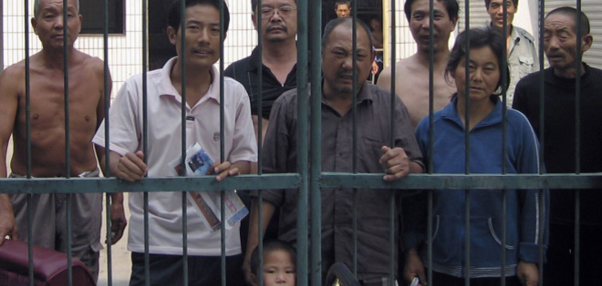 В пекинской тюрьме для заключенных построили мини-город
