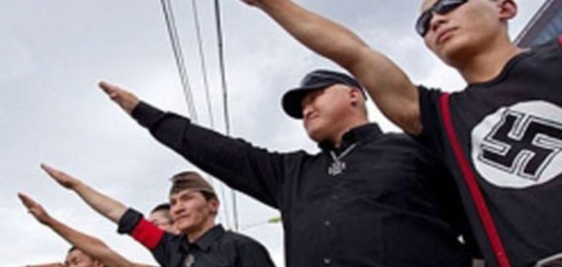 Гитлер не называл себя фашистом