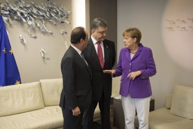 Порошенко договорился с Меркель и Олландом следить за Дебальцево