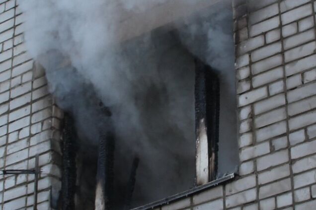 Экстремалы поневоле: спасаясь от пожара, киевляне полезли на балкон 8-го этажа