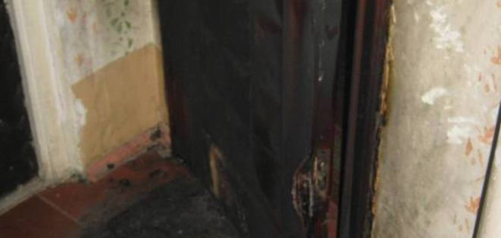 В Киеве стали чаще поджигать входные двери квартир