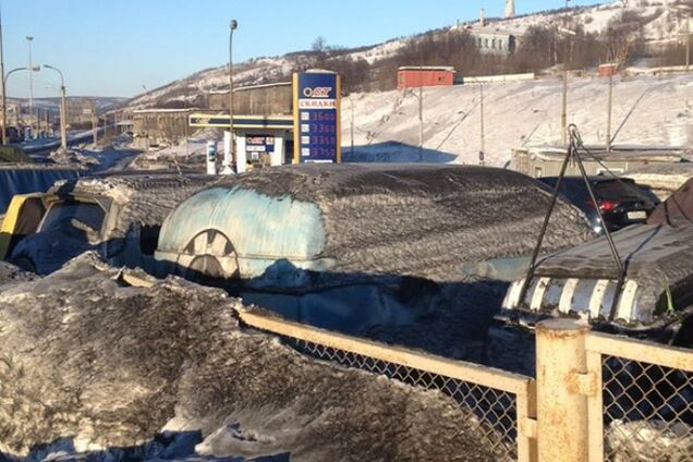 В Мурманске снег стал черным и 'огнеопасным': фото города