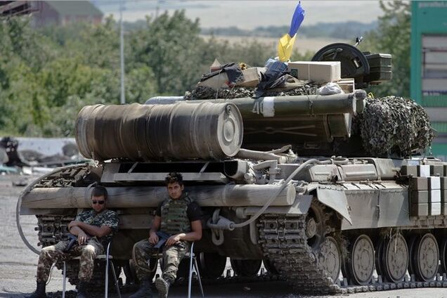 Опубликована карта запланированного отвода тяжелого вооружения на Донбассе