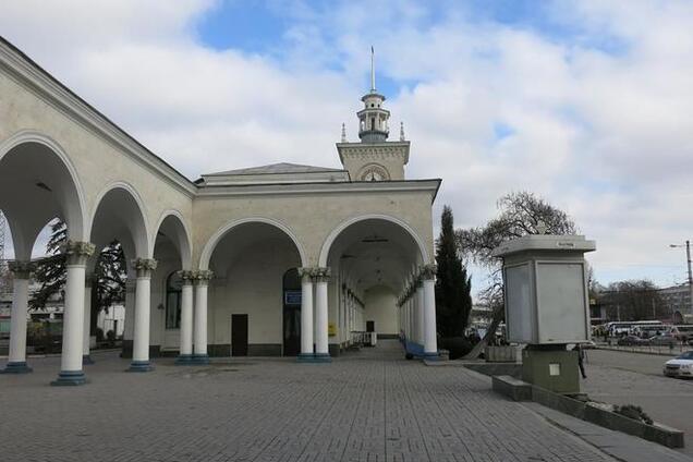 Очевидцы о вокзале Симферополя: пуст, как нудистский пляж в феврале