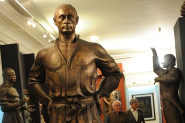 В Санкт-Петербурге появится памятник Путину и казненному казачьему атаману, воевавшему на стороне Гитлера