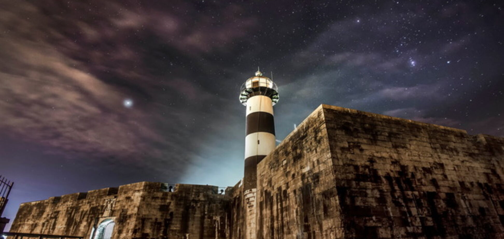 Фотограф заснял мириады звезд, Юпитер и созвездие Ориона в одном кадре