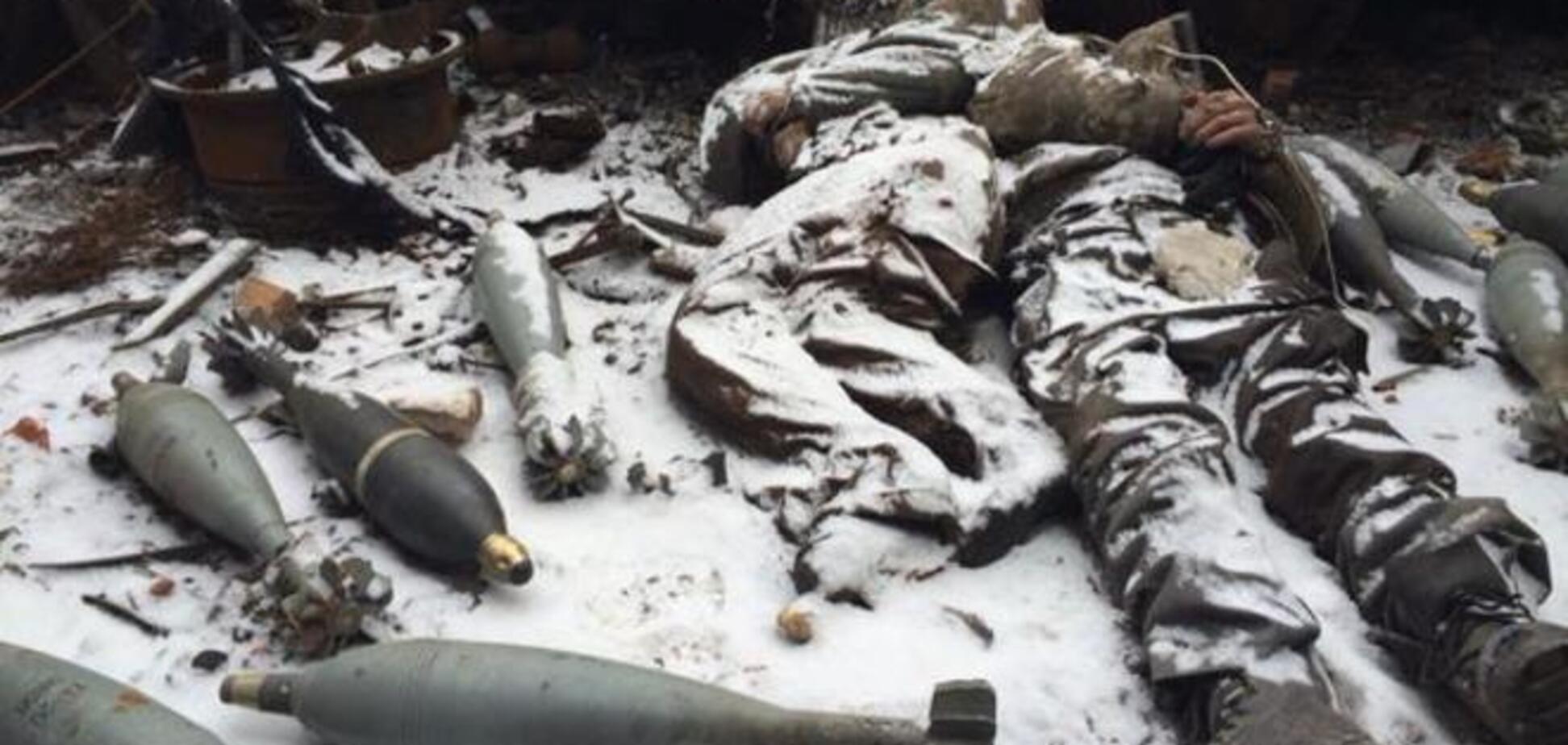 У донецькому аеропорту виявлено два тіла зі зв'язаними руками: фотофакт