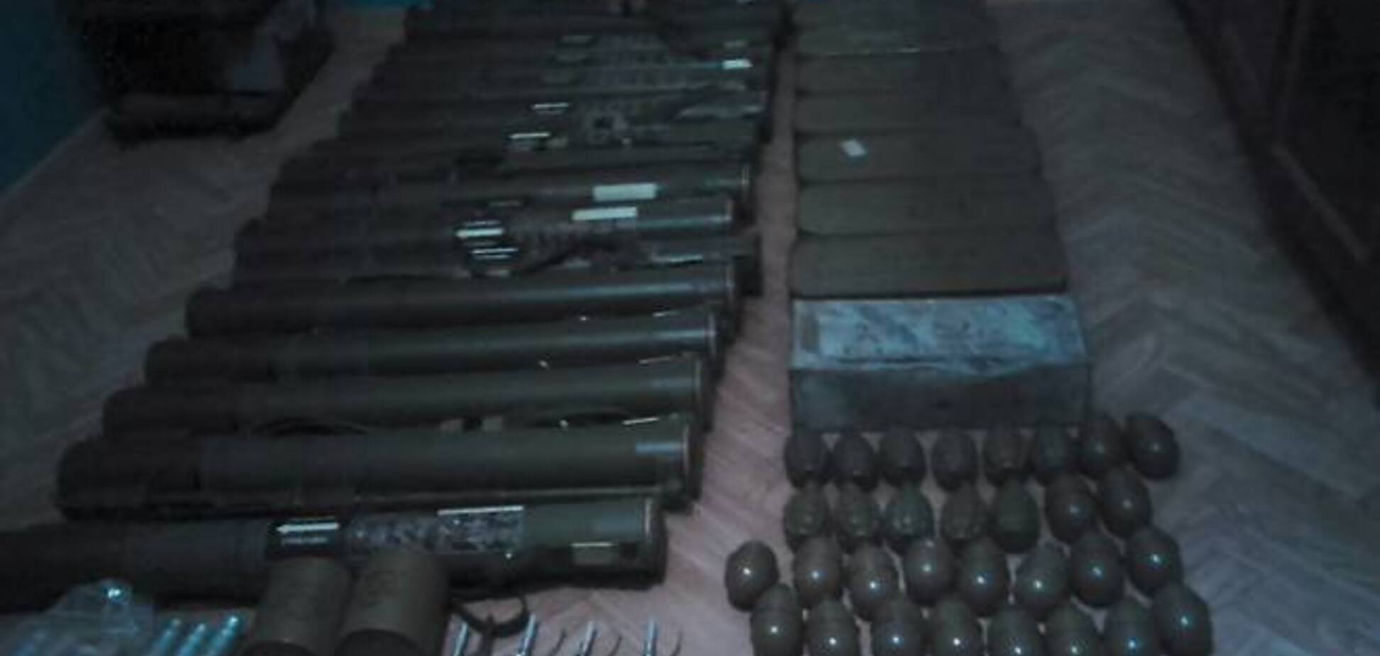 В Одессе нашли беспрецедентный арсенал оружия: фото 'находок'
