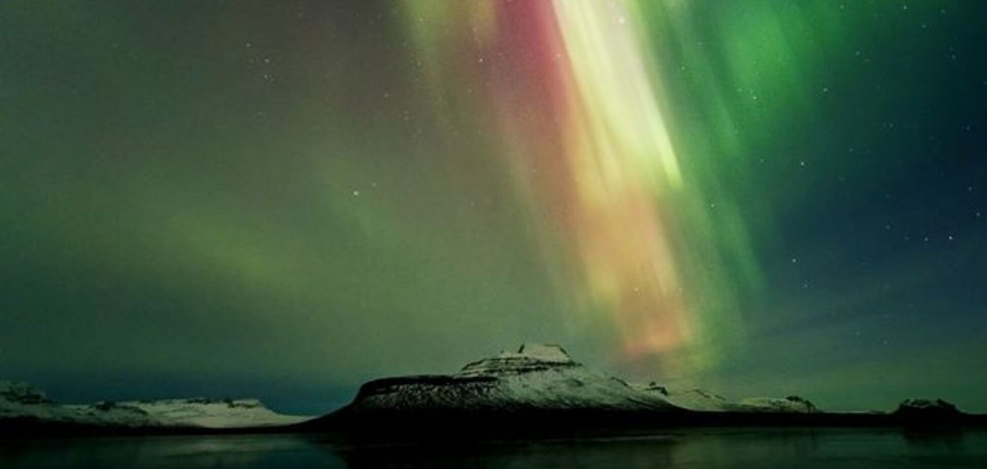 'Танец богов' в небе Исландии: опубликованы удивительные фото