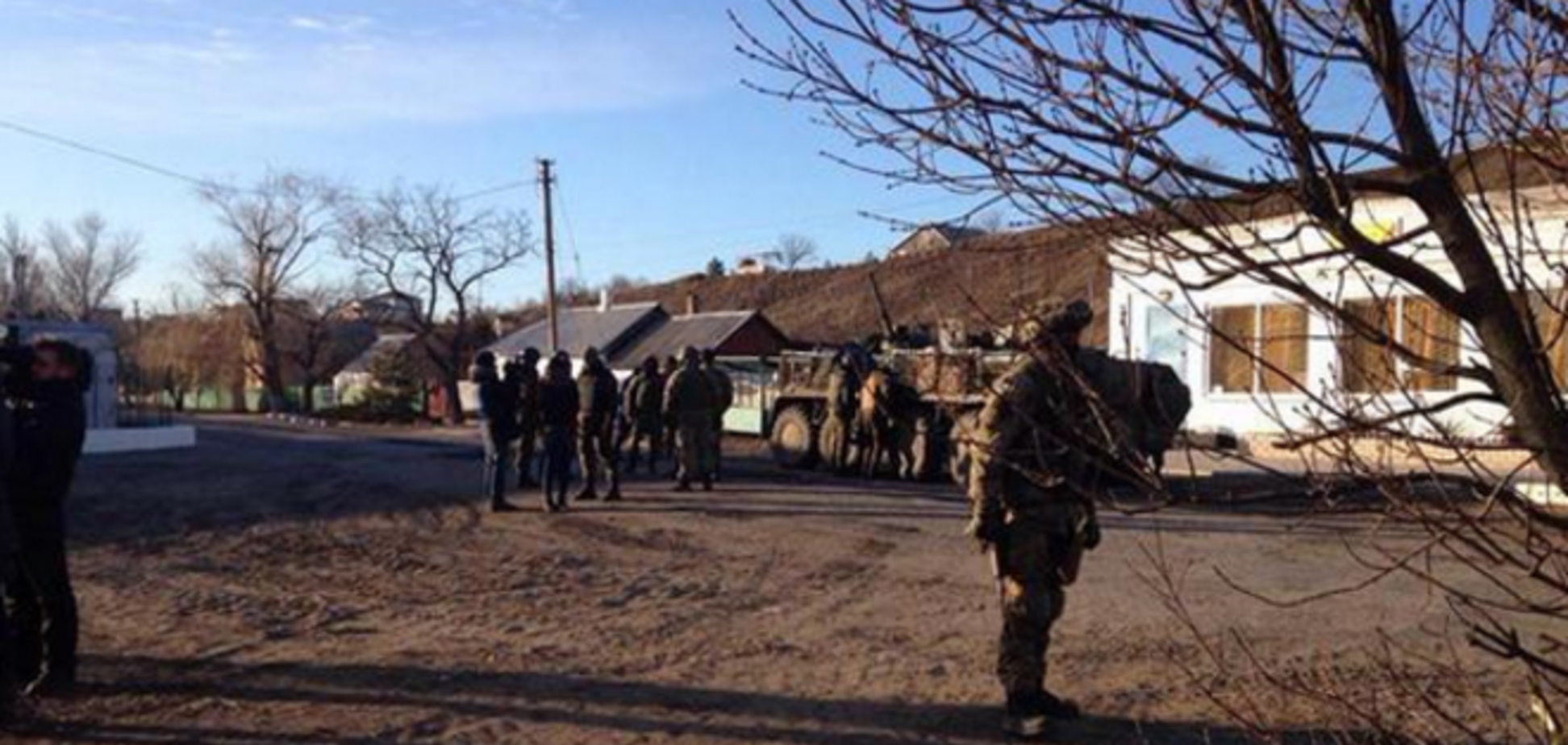 Западную часть Широкино удерживают бойцы АТО, а восточную боевики - журналист