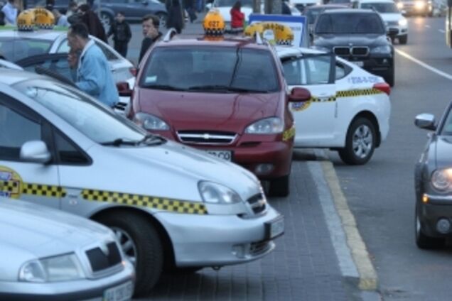 В Киеве проезд в такси подорожал на 5 гривен