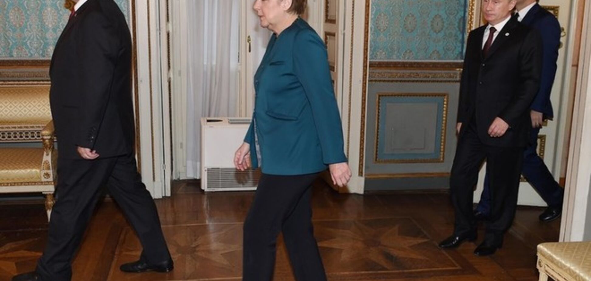 Порошенко на переговорах з Меркель і Путіним зажадав припинення вогню в Дебальцеве