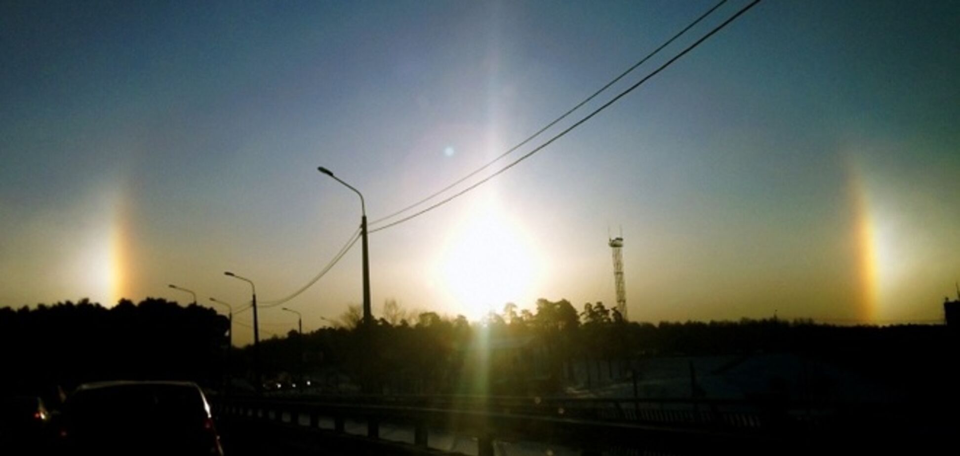 Жители Челябинска увидели фантастическое явление: в небе взошли 'три солнца'