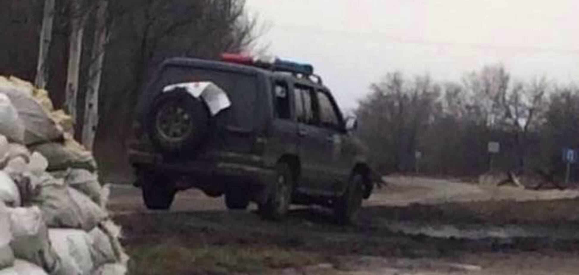 Донецкие партизаны расстреляли джип охраны Моторолы: фотофакт