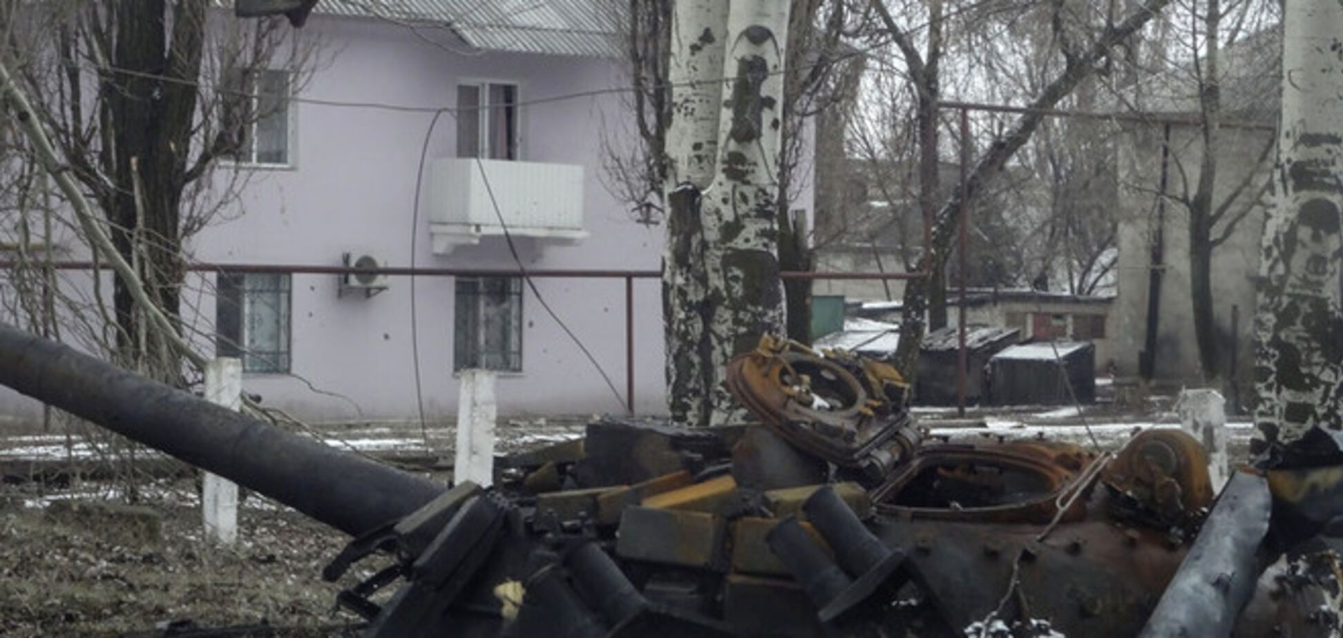 Очевидцы сообщают об окружении Дебальцево: военные пытаются выйти малыми группами, бросая технику 