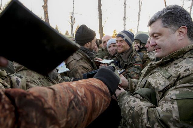 Порошенко рассказал о семье защитников Дебальцево