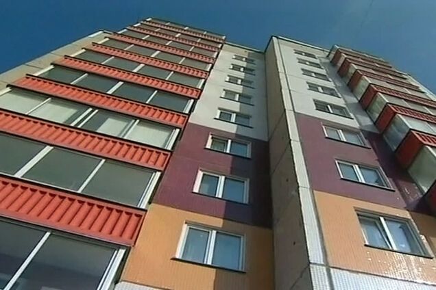 В Киеве школьник выбросился из окна 25 этажа