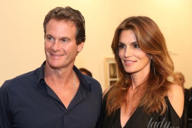 Муж Синди Кроуфорд доказал, что его жена и в 49 лет даст фору юным моделям