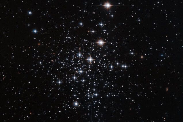 Хаббл заснял на окраине Млечного Пути 'кочующую' галактику
