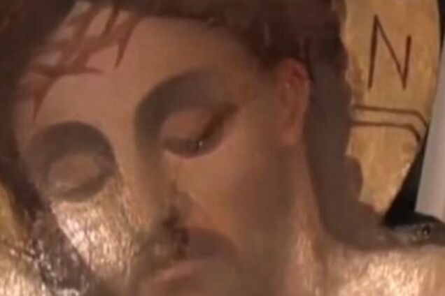 В Греции икона Христа 'плачет' все время с момента победы на выборах пророссийской партии