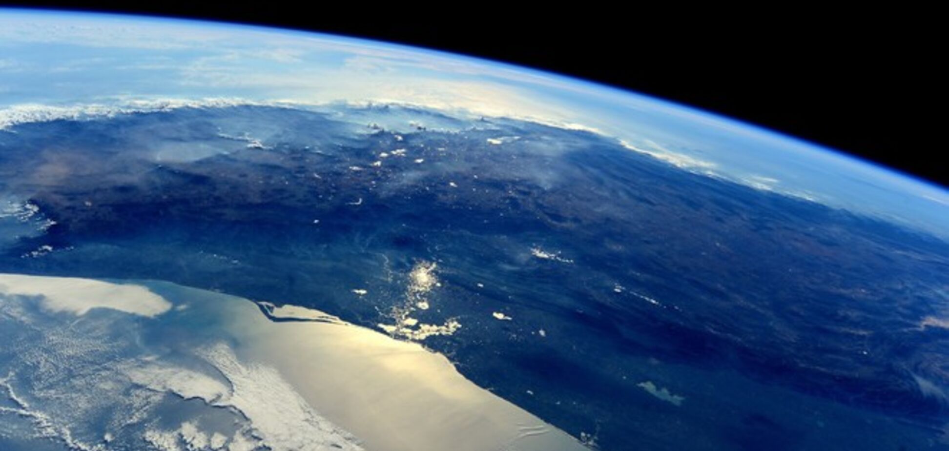 Астронавт заснял с МКС 'землю между двумя океанами'