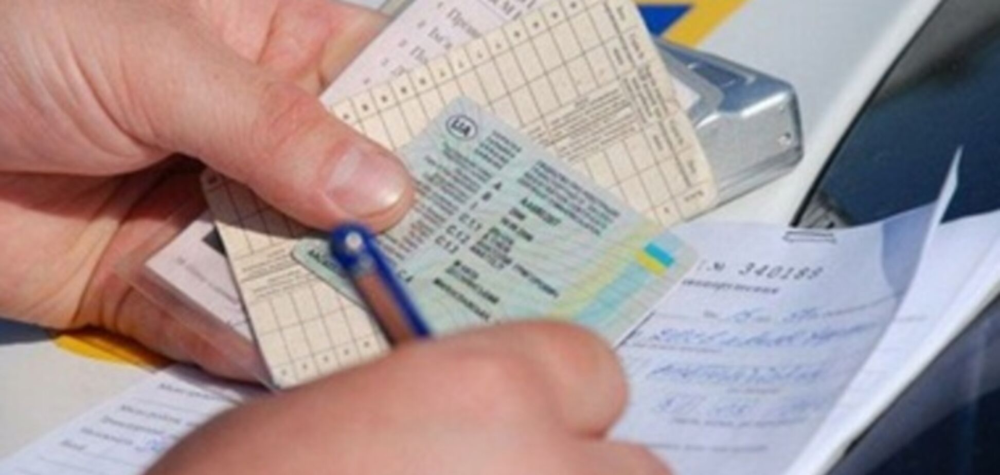 Кабмин сделал шаг для внедрения водительских удостоверений европейского формата