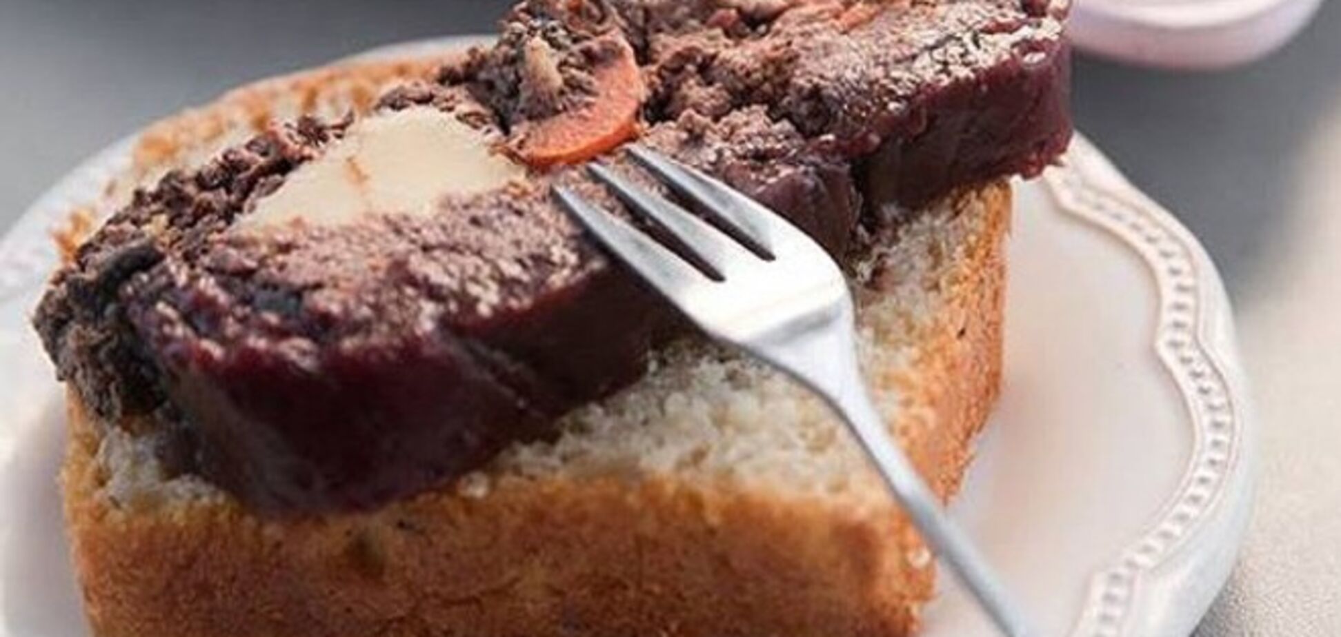 Чем заменить магазинную колбасу: 3 рецепта мясных деликатесов от кулинарного блогера