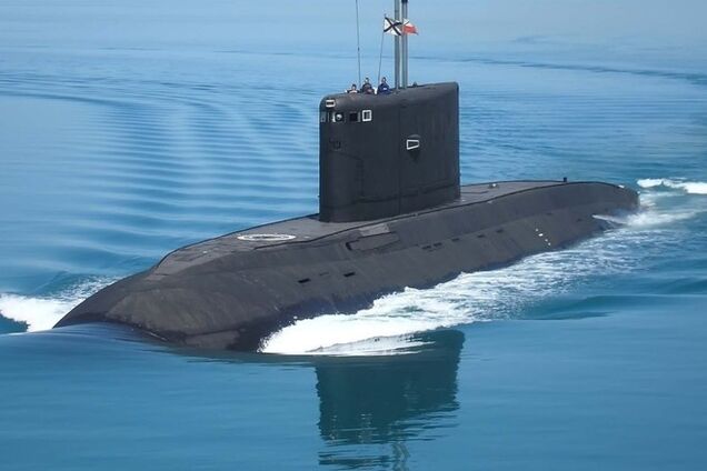 Росія терміново відправила до Криму підводні човни з ракетами