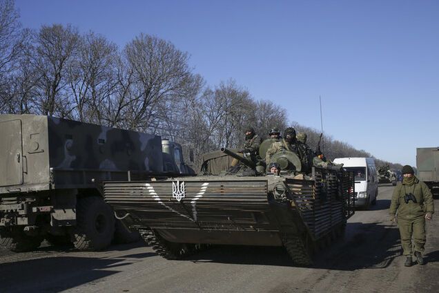 New York Times о расстреле выходящей из Дебальцево колонны военных: мертвых и раненых оставляли на снегу