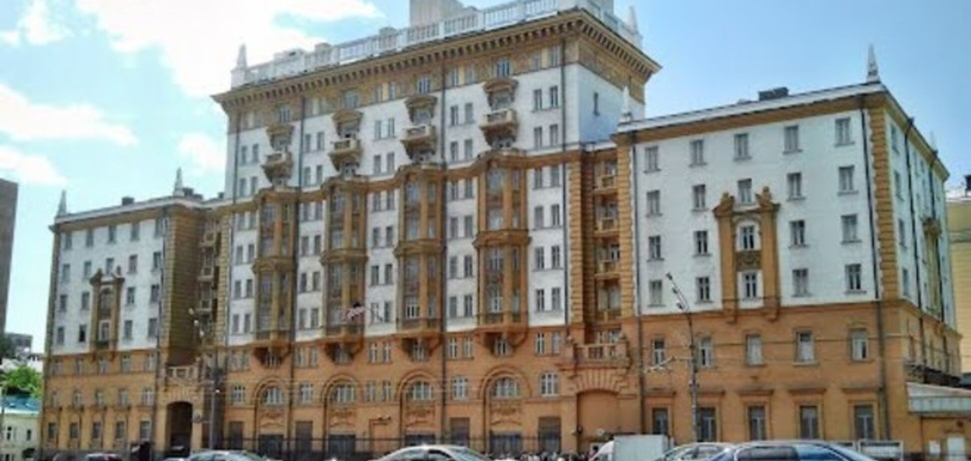 Голый россиянин пытался проникнуть на территорию посольства США в Москве