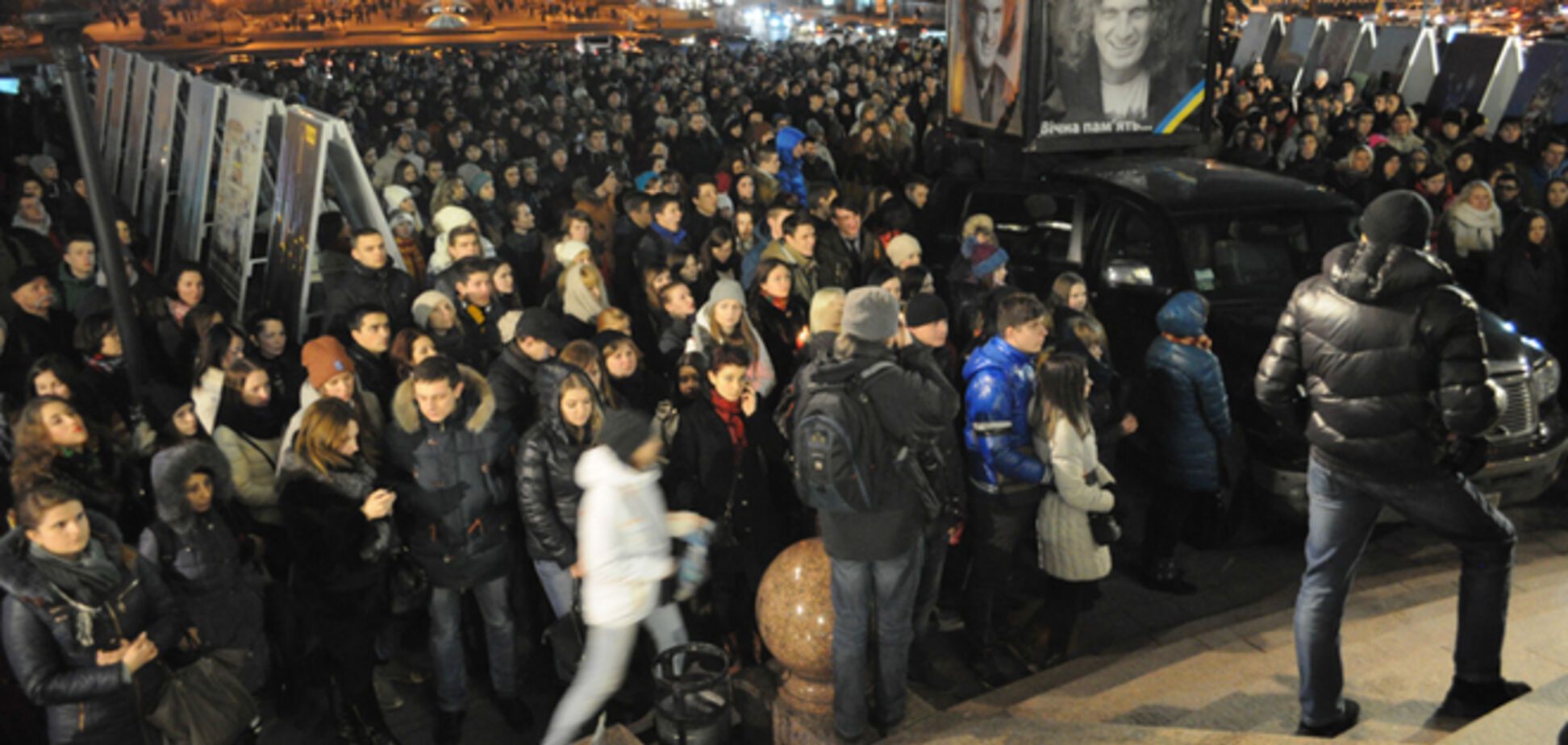 На Майдане почтили память погибшего в ДТП Кузьмы Скрябина: фоторепортаж