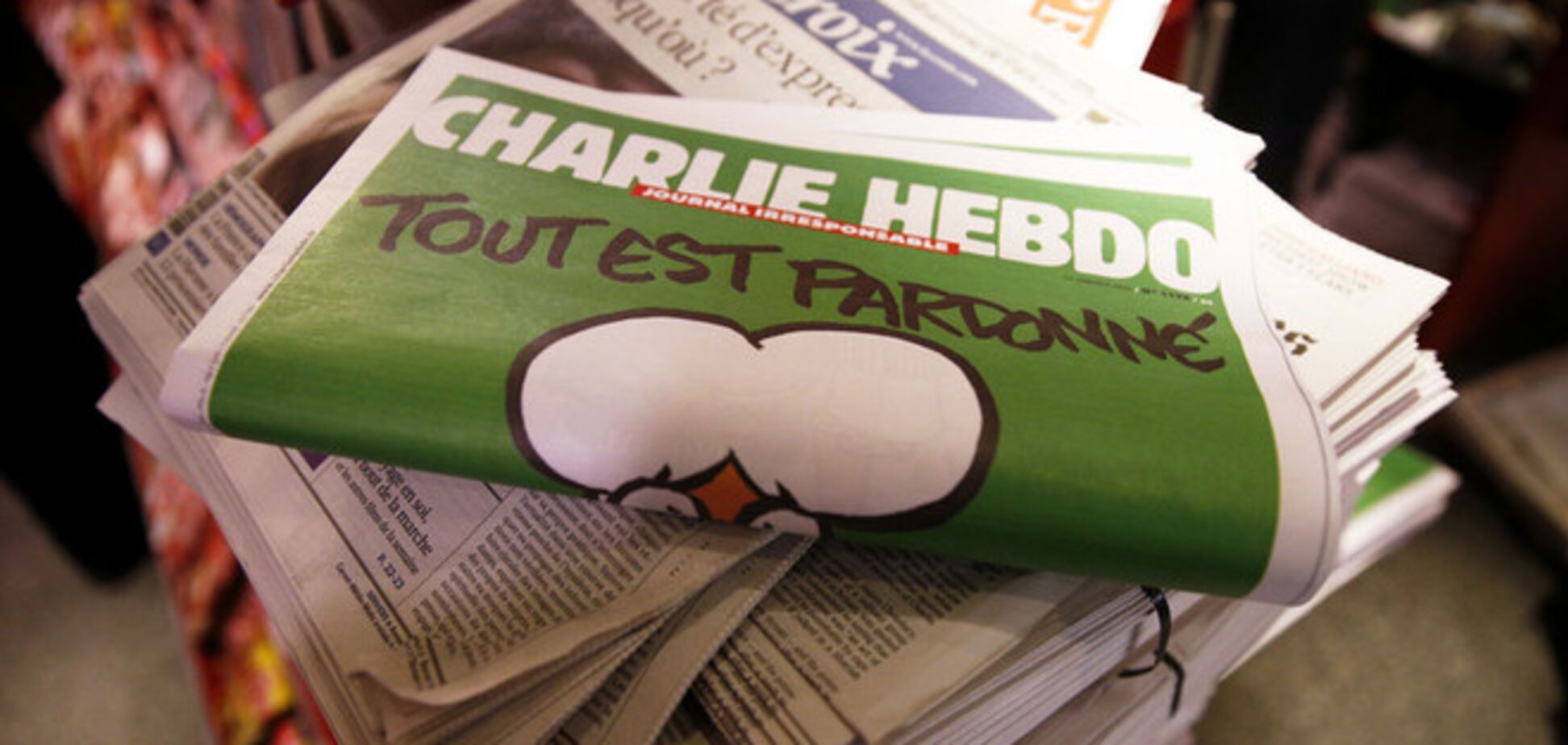Charlie Hebdo приостанавливает выпуск новых номеров