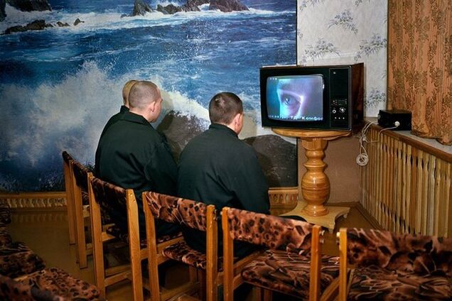 Как живут малолетние заключенные в сибирских колониях