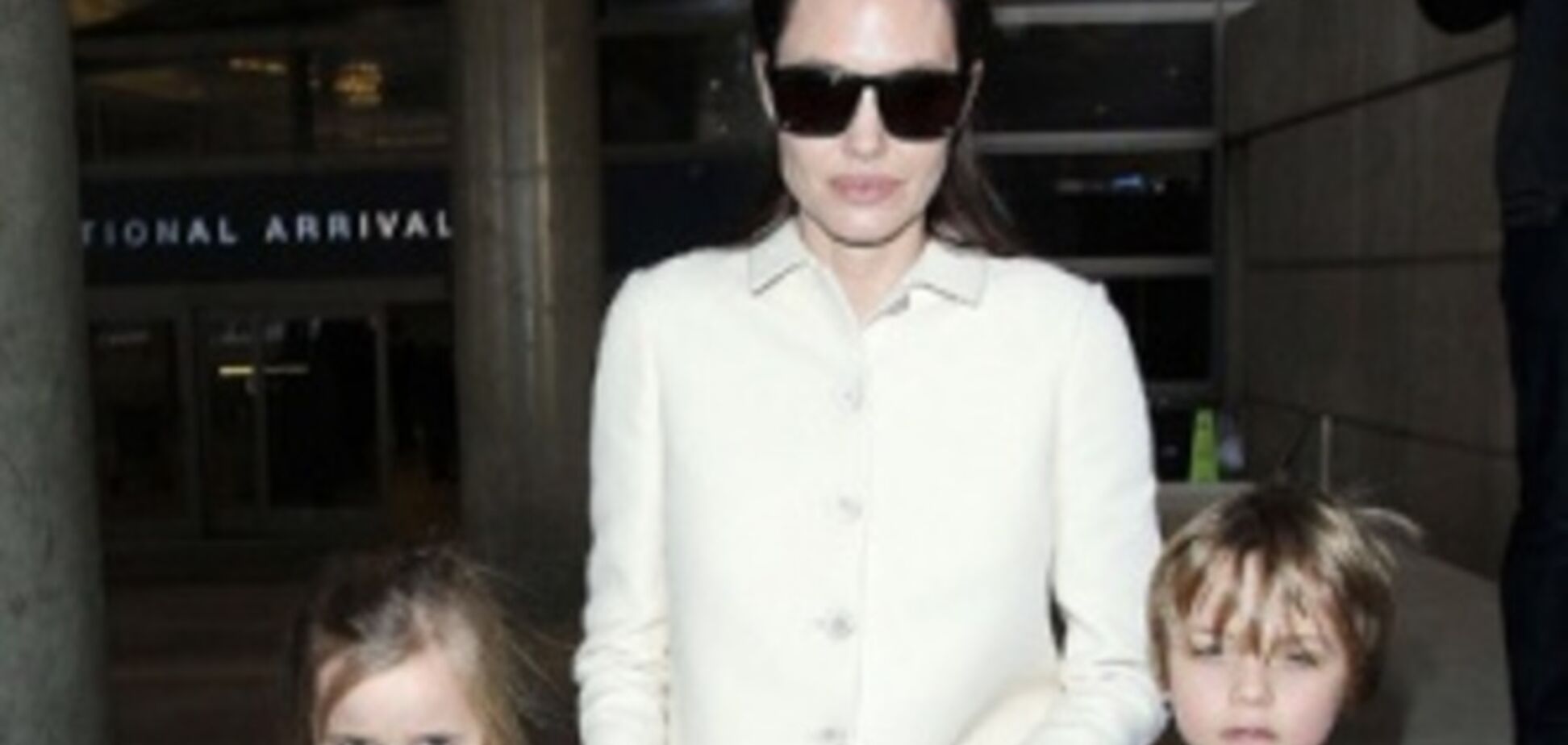 Анджелина Джоли показала повзрослевших детей