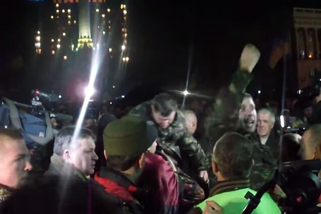 Опубликовано видео прорыва Парасюка на сцену Майдана