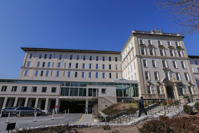 Дочь Уитни Хьюстон выводят из искусственной комы