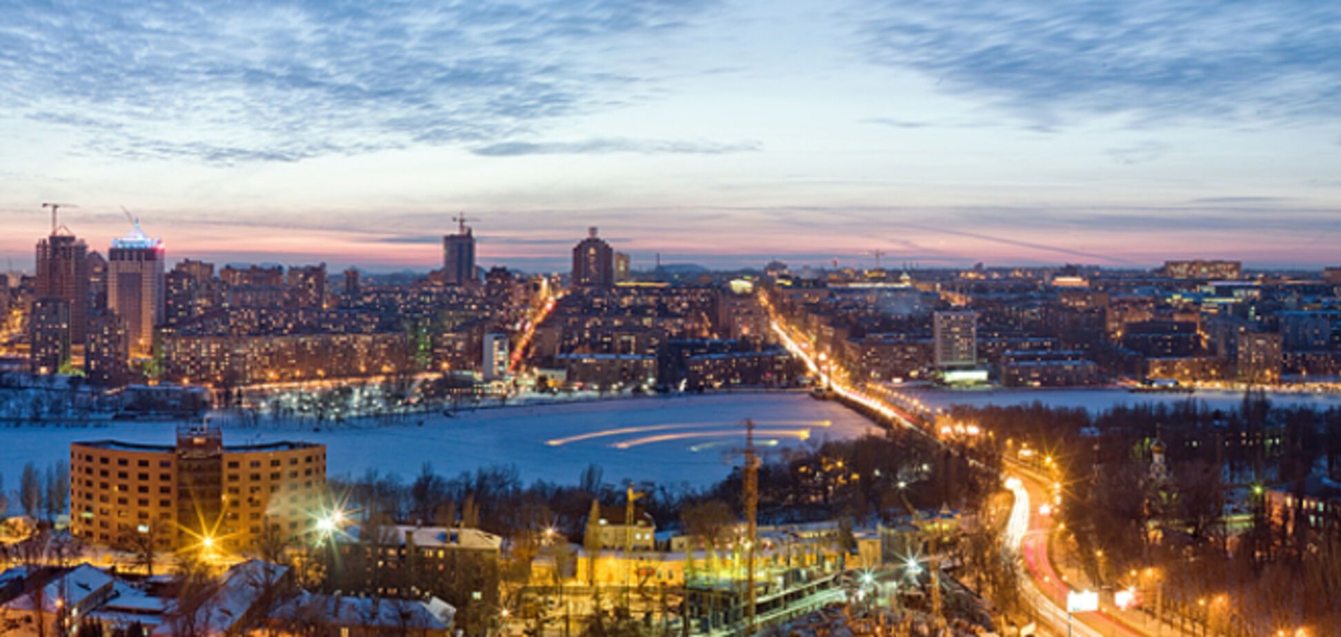 Почему люди не выезжают из 'ДНР' и 'ЛНР'?